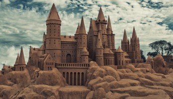 Creative_Wallpaper_Sand_castle_094819_MOD